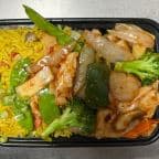 Best C11. Chicken with Garlic Sauce Combo Special in West Haven, CT